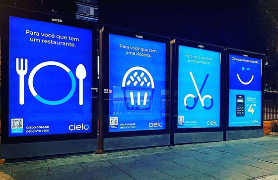 Touch Screen Advertising Player Outdoor Stand Alone Signage for Bus Shelter